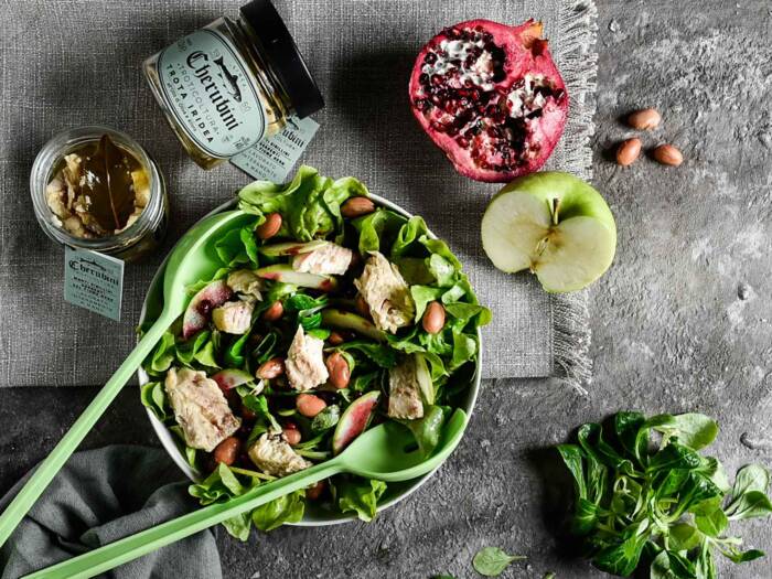 Insalata autunnale con filetti di trota iridea all’alloro